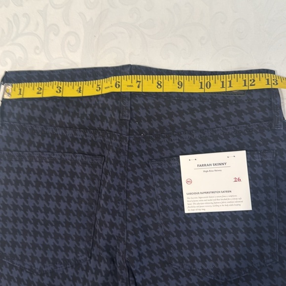 AG “Farrah” Mid-rise Skinny Jeans. Size 26 - Picture 12 of 15